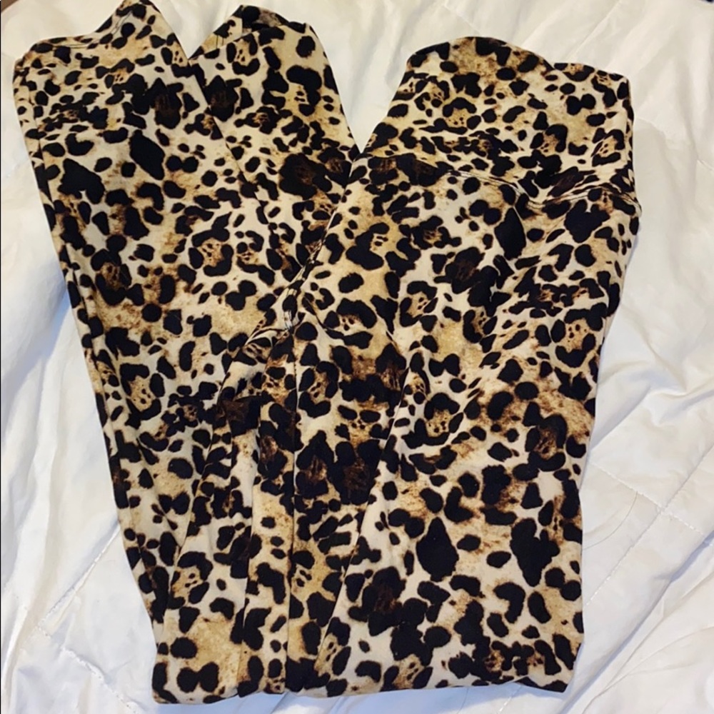 Cheetah print leggings